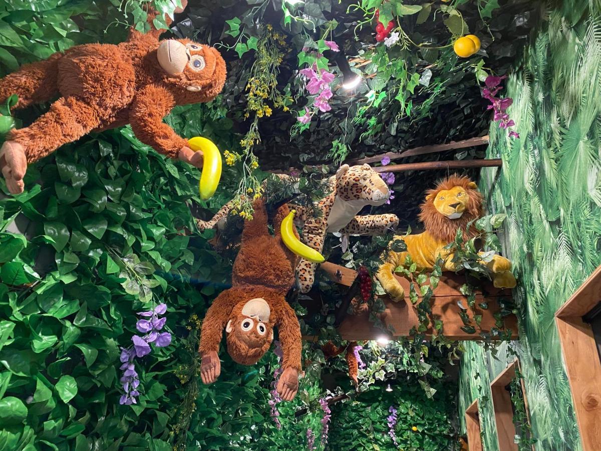 אוסקה Hotel Jungle Fun Fun מראה חיצוני תמונה